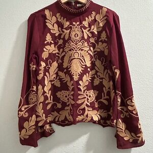 Gimmicks Blouse Top Small Embroidered Gold Accent Burgundy Long‎ Sleeve